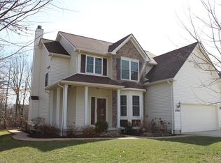 27067 Waterside Dr, Olmsted Twp, OH 44138