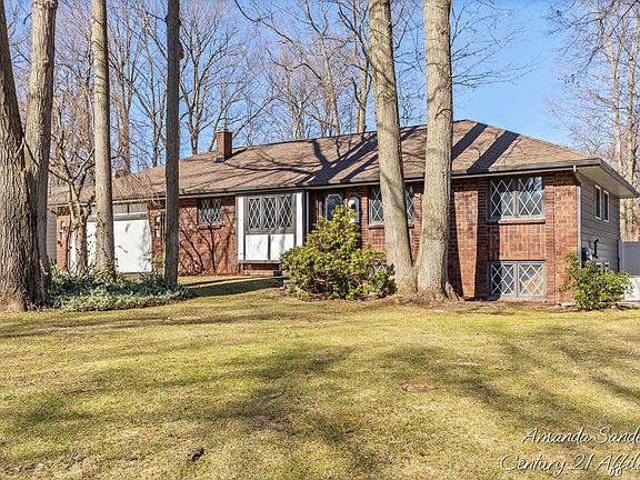2nd image of 4403 Stratford Ct