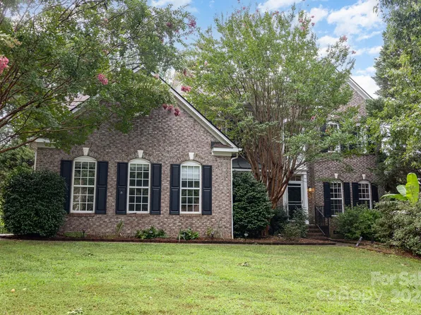 15547 Donnington Dr, Charlotte, NC 28277