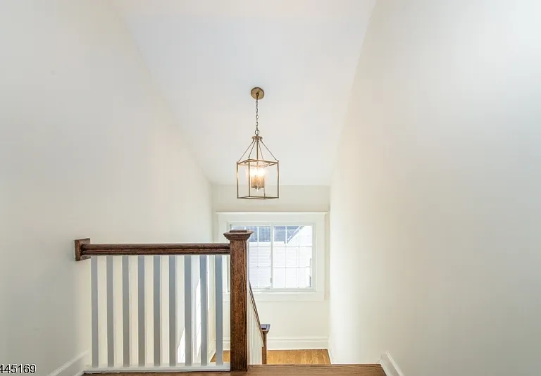 10 Grove Ter #2B — Photo 15
