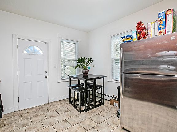 5th image of 12-14 Parker St