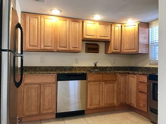 2nd image of 2815 W Horatio St APT 4