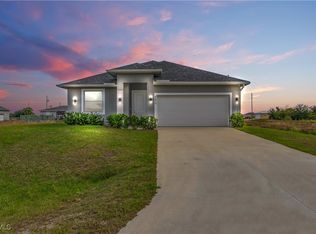 8070 Marsh Cir, Labelle, FL 33935