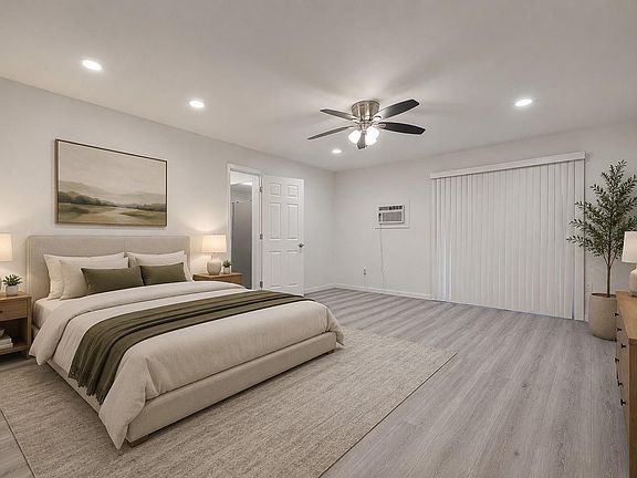 4th image of 715 W 9th St