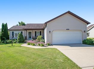 11032 Golden Pheasant Dr, Osceola, IN 46561