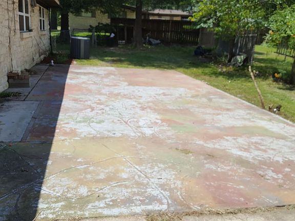 3rd image of 1303 Pine Hill Dr