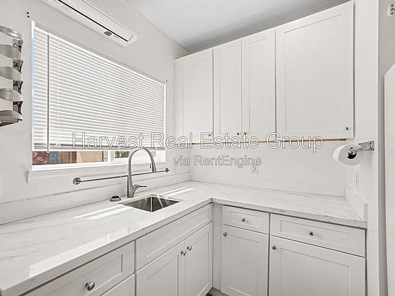 4th image of 3663 Madeira Way
