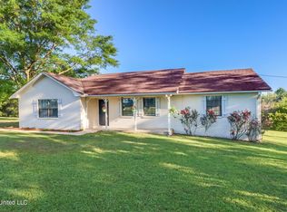 166 Harlan Davis Rd, Lumberton, MS 39455