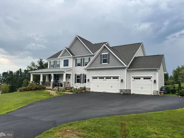 8075 Blue Hills Dr, Warrenton, VA 20186