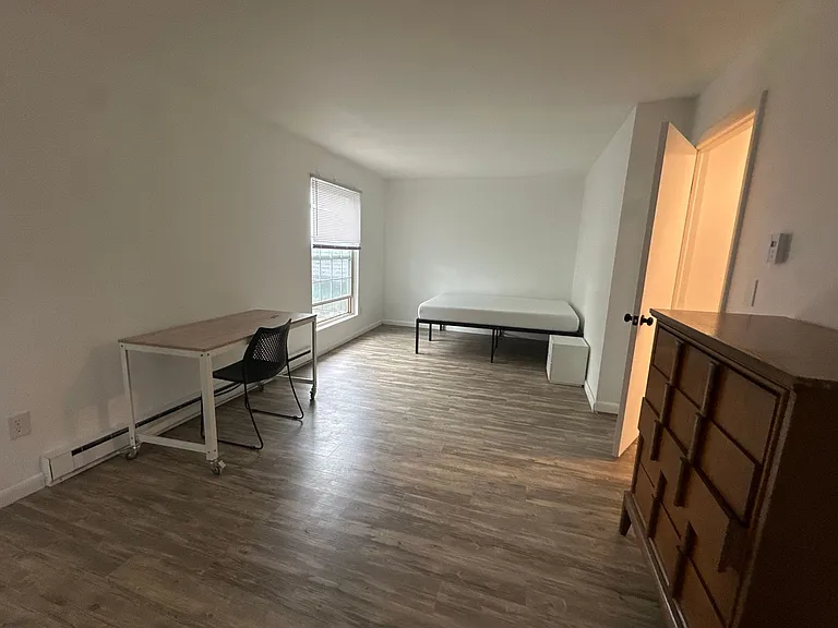 University Park Apartments near Cornell University — Photo 146