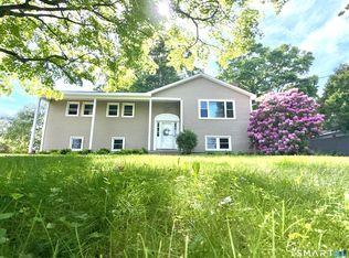 25 Pleasant View Dr, Middletown, CT 06457
