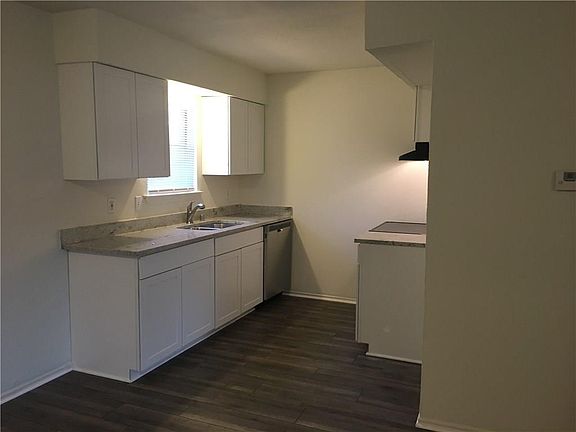 3rd image of 2909 E 15th St