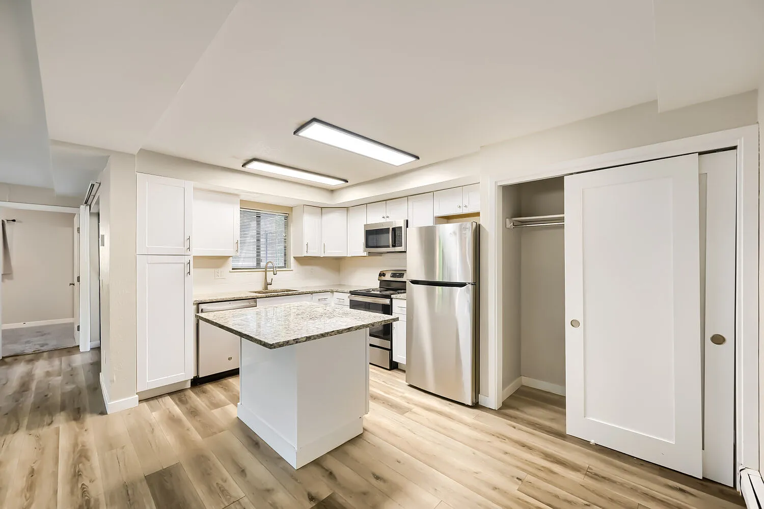 3 bed, 1100 sqft, $2,700 — Photo 4