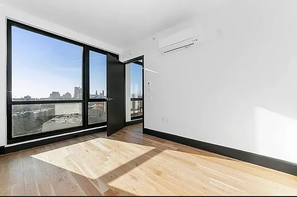 Bedroom, photo 1