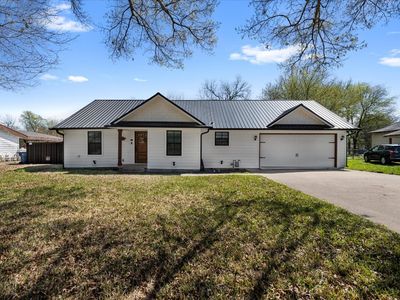 915 S College St, Waxahachie, TX, 75165