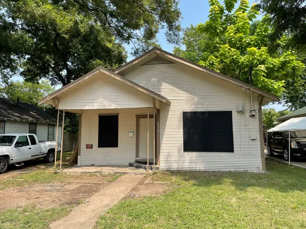 3619 Penelope St, Dallas, TX 75210