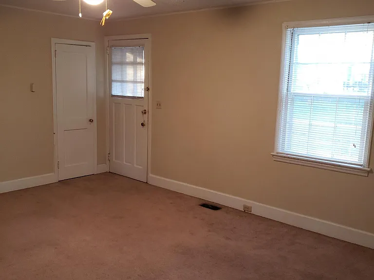 1307 Poston Cir — Photo 9