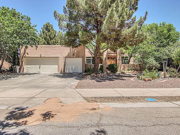 2nd image of 709 Villa Antigua Ct