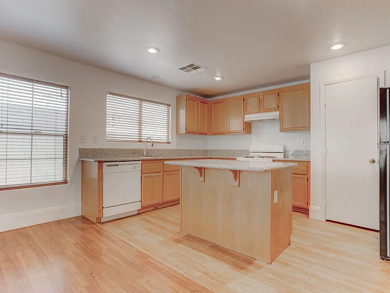 1195 Sweet Orange St — Photo 12