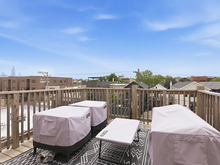 2033 W Huron St #3 — Photo 7
