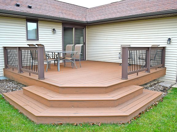 4th image of 141 River Meadows Dr