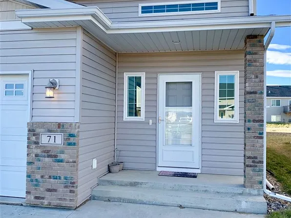 71 Mulberry Loop, Minot, ND 58703