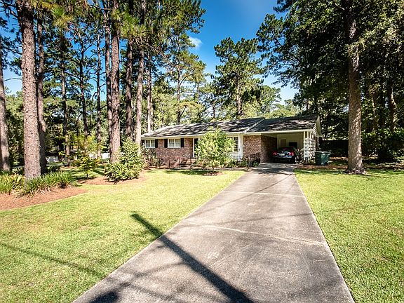 2nd image of 1104 Lakeview Dr