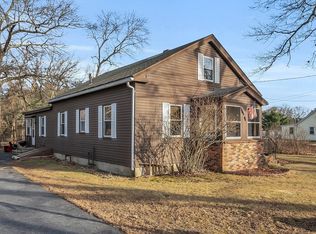 27-29 Catacunemaug Rd, Shirley, MA 01464