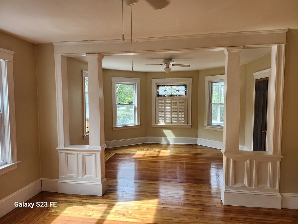1st image of 21 George St #1