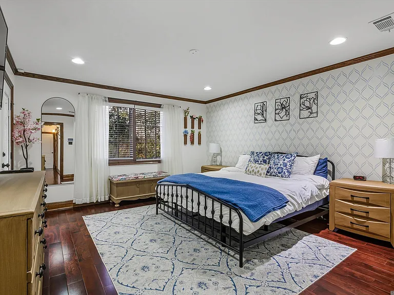 6414 Highland Rd — Photo 15