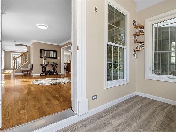 3rd image of 70 Gardner St