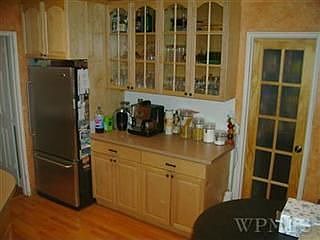 Kitchen w/pantry