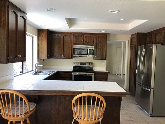 3rd image of 3340 Ironwood Pl