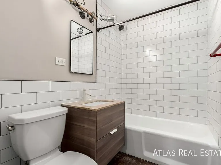 224 W Montecito Ave — Photo 24