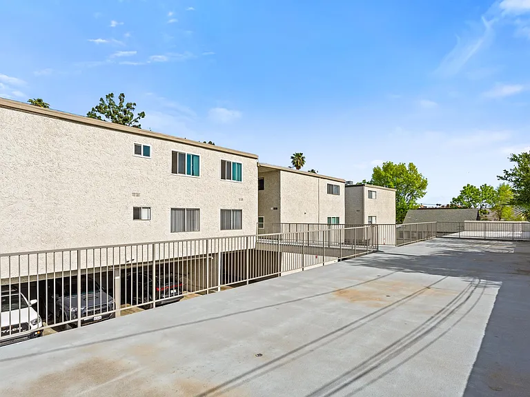 1418 Glenwood — Photo 33