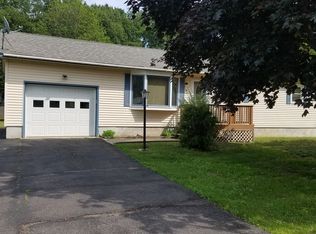 86 Pine Ln, Colchester, VT 05446