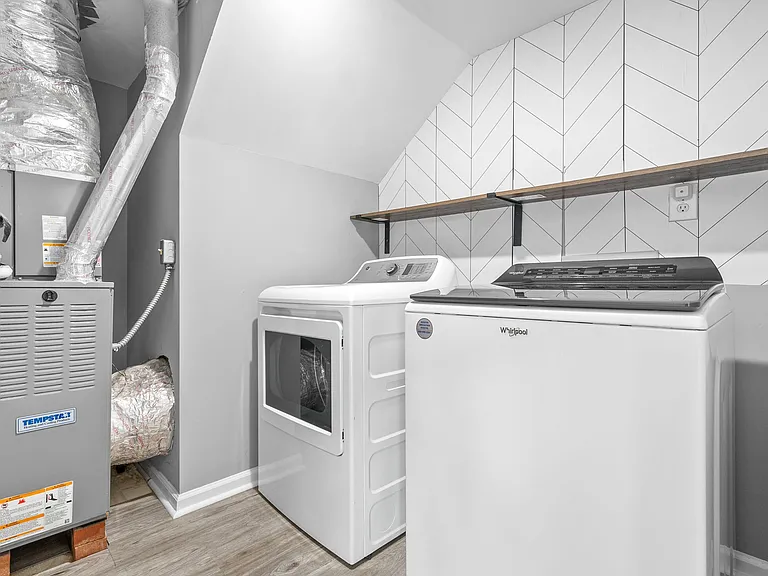 830 Iris Ln — Photo 26