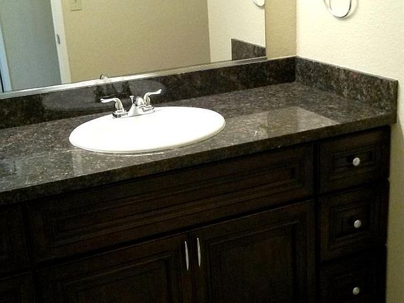 3rd image of 704 Shamrock Ct