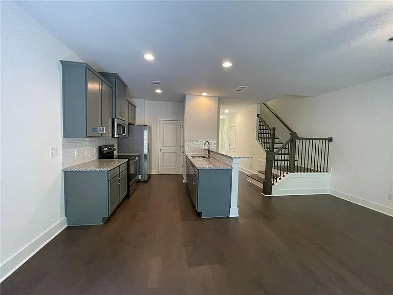 6456 Scudders Dr — Photo 3