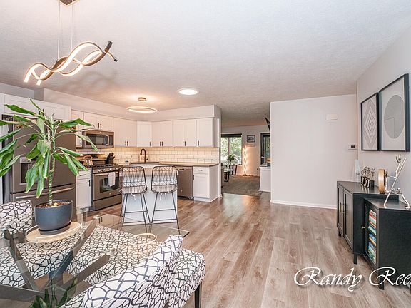 4th image of 8568 Elkwood Dr SW