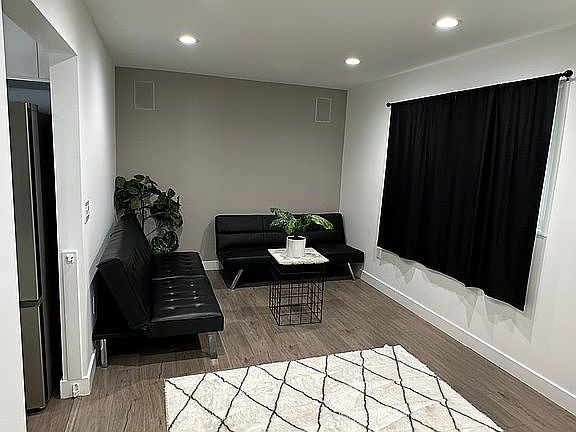 4th image of 7026 Scarborough Peak Dr