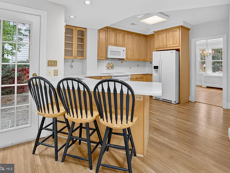 4705 Hunt Ave — Photo 5