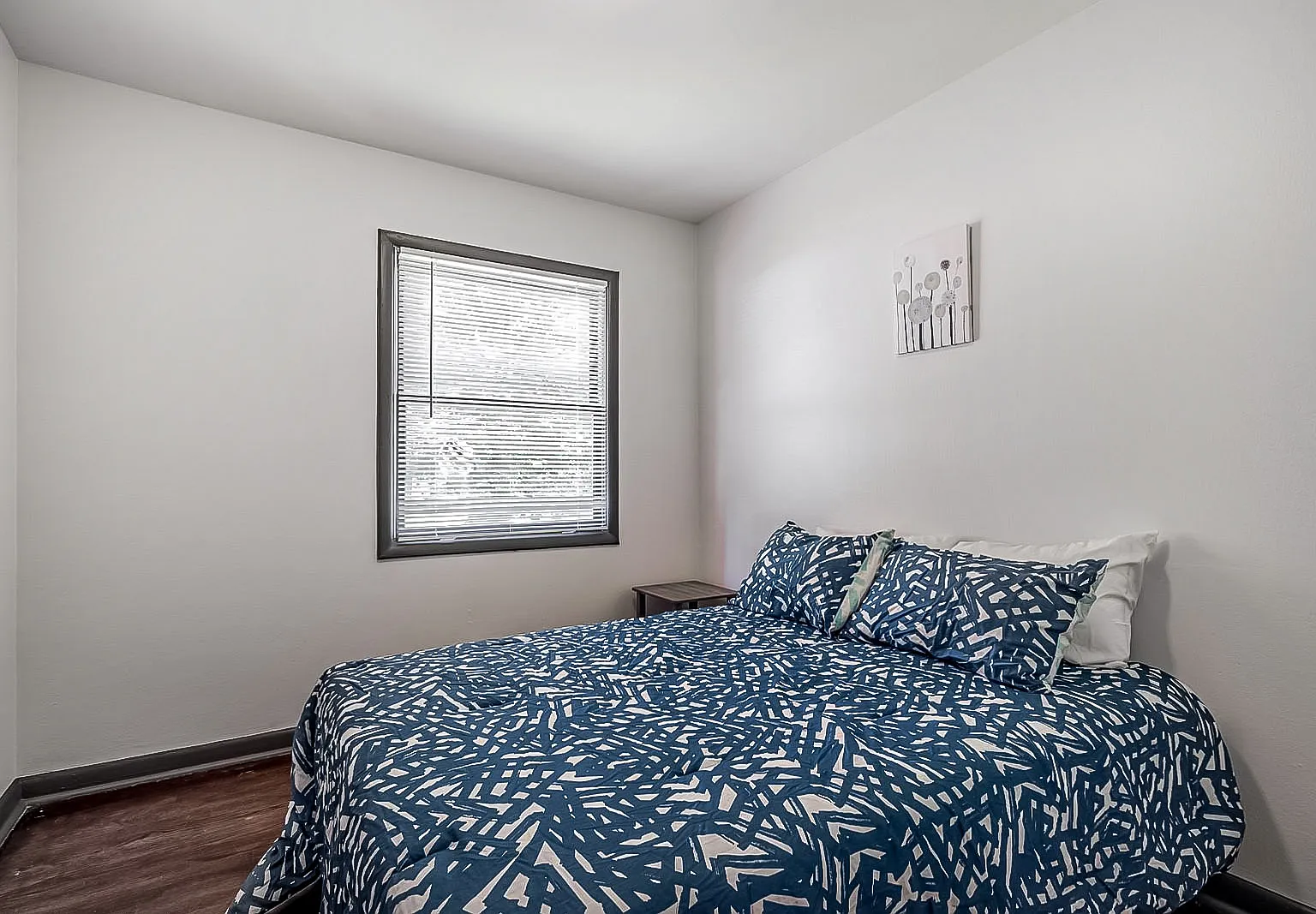 4 bed, 3.0 bath, 1482 sqft, $754 — Photo 1