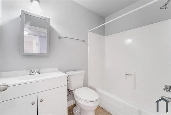 3104 E Carey Ave #2 — Photo 8