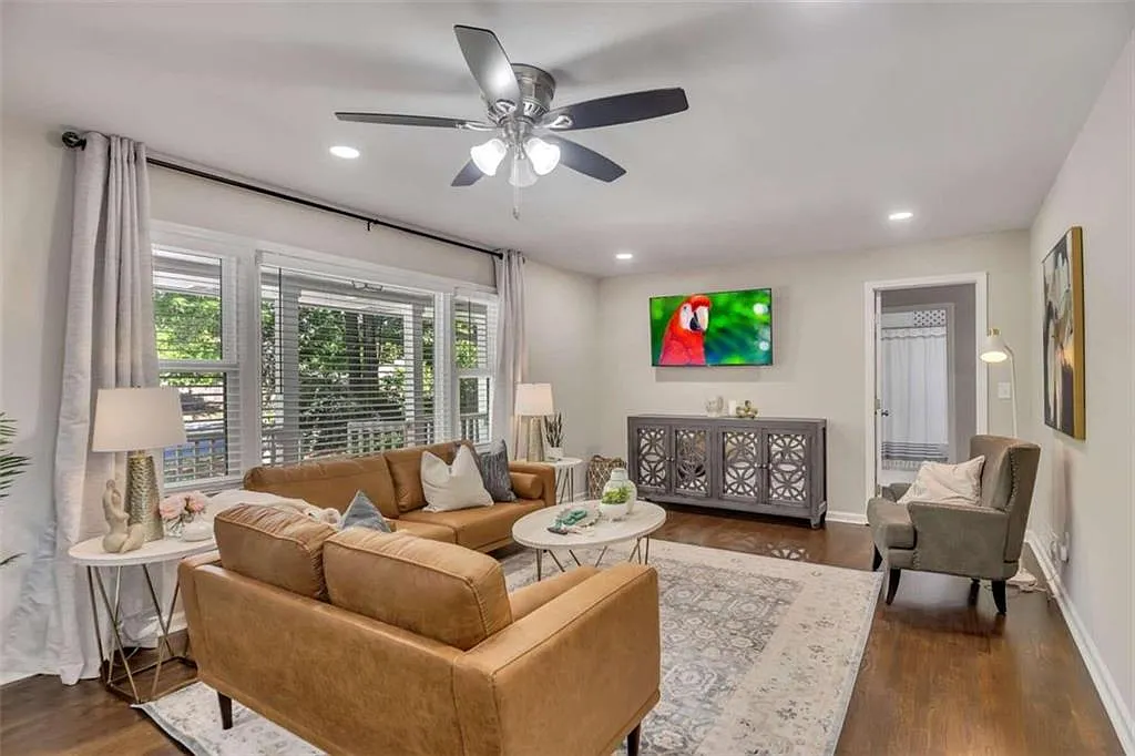 4 bed, 3.0 bath, $5,250 — Photo 1
