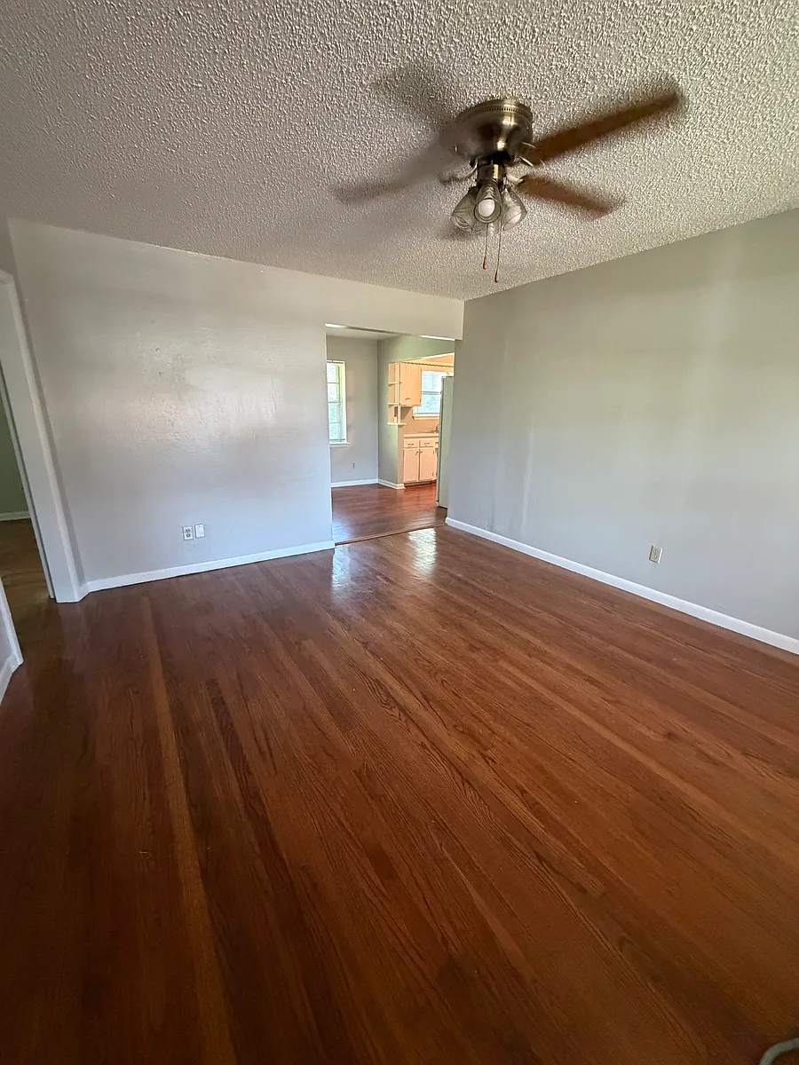 Building Photo - 716 Stahl Dr