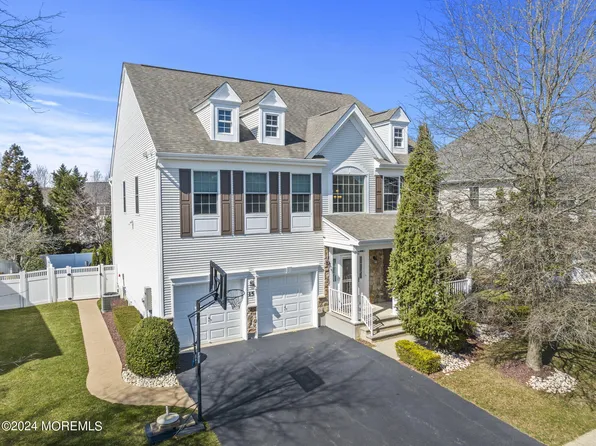 15 Bristol Road, Manalapan, NJ 07726