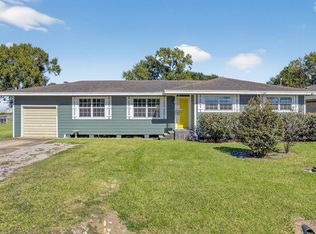 5520 Lincoln Ave, Groves, TX 77619