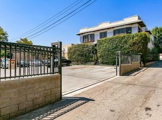 1396 N Lake Ave, Pasadena, CA 91104