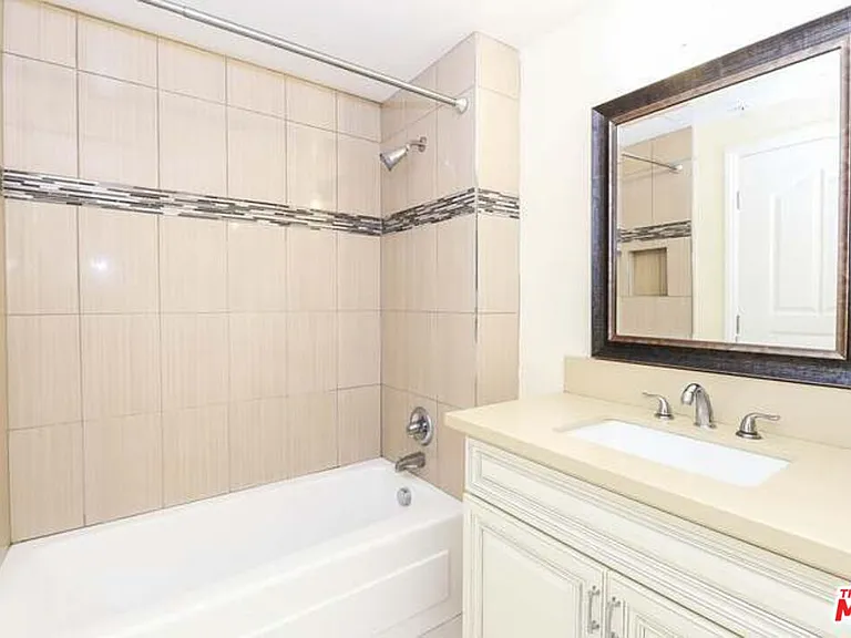 155 S Oxford Ave #203 — Photo 14